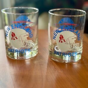 Pair of Vintage 1986 New England Patriots Glass Tumblers